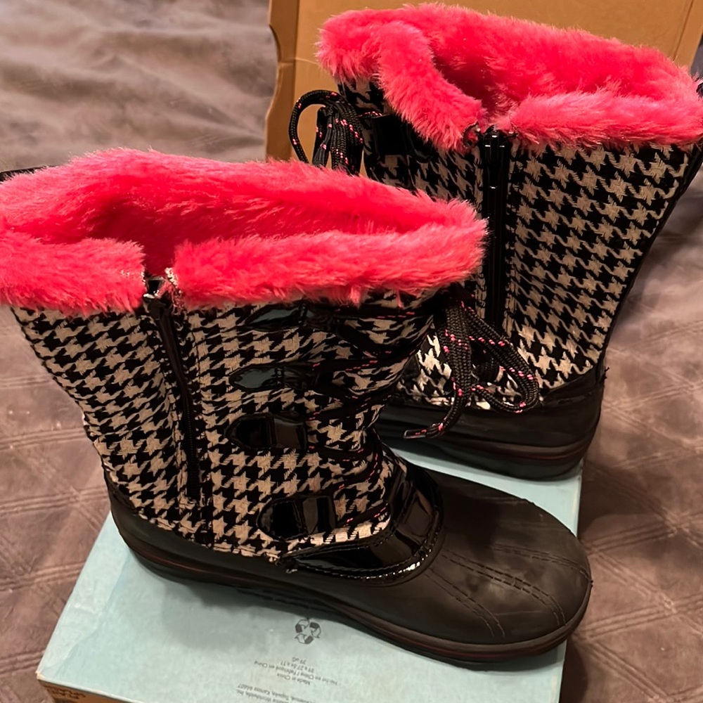 Ozark Trail Houndstooth Pink Winter Outdoor Boots/Fur Lined